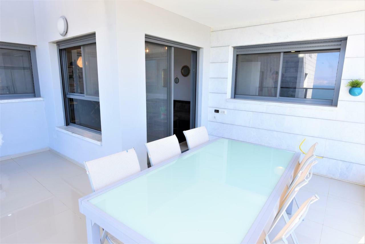 Aristone Luxury Apartment Tiberias Exteriör bild