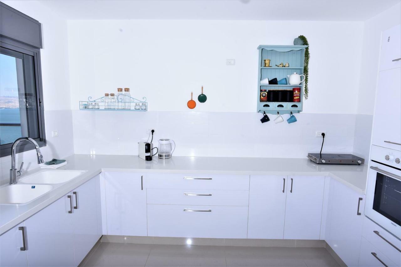 Aristone Luxury Apartment Tiberias Exteriör bild